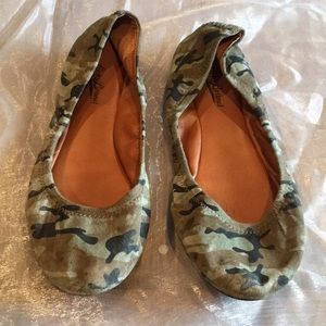 Lucky brand Camo flats